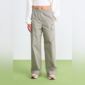 Nike Sportswear Everything Wovens Women's Mid-Rise Cargo Trousers Light Army- M